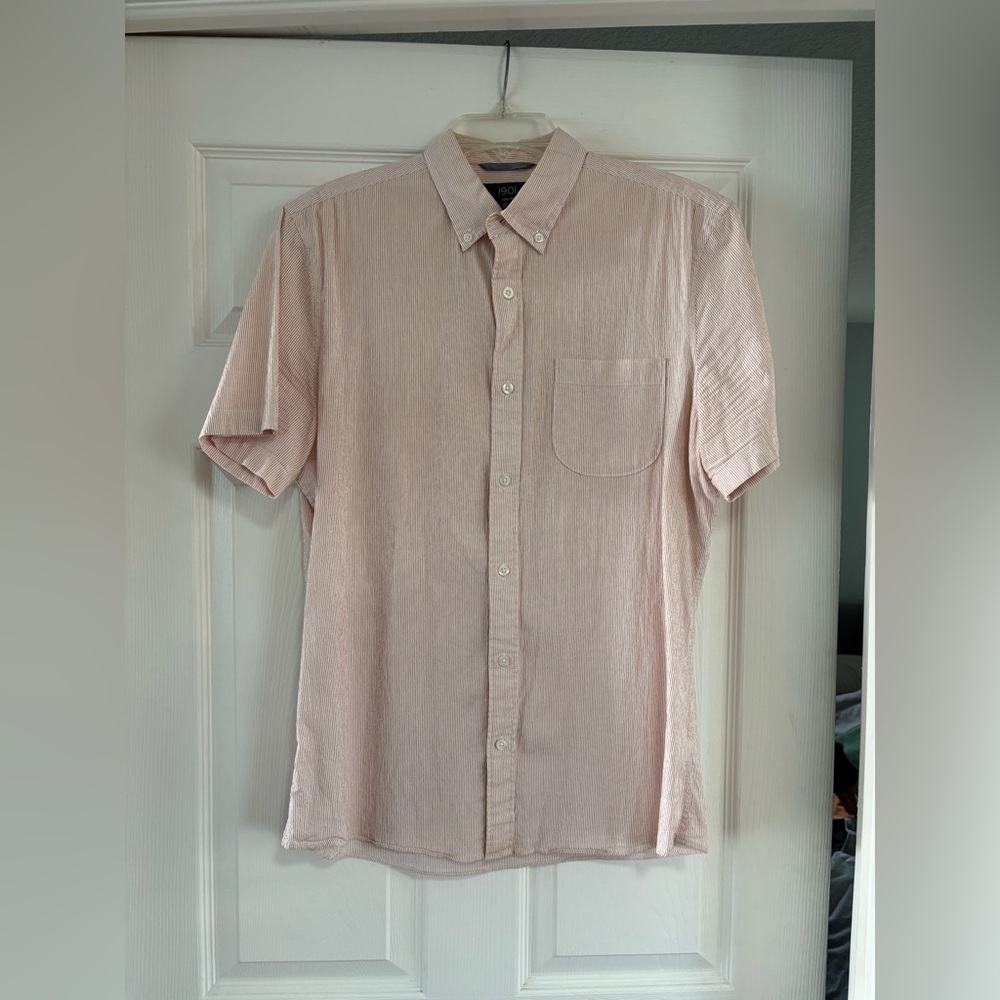 1901 Men’s Slim Fit Short Sleeve Seersucker Shirt White with Red Stripe - Size M